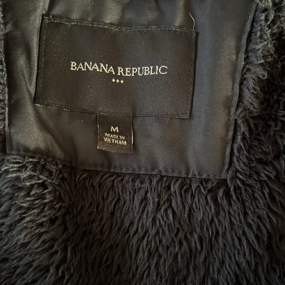 Like new Banana Republic puffer vest with removable faux fur hood- Black - Picture 2 of 3